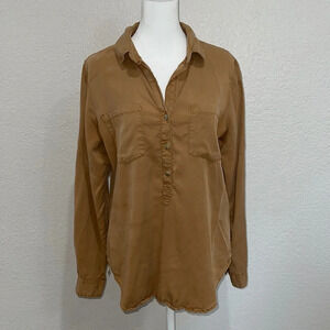 Like New women’s stylish light brown/tan quarter button down long sleeve